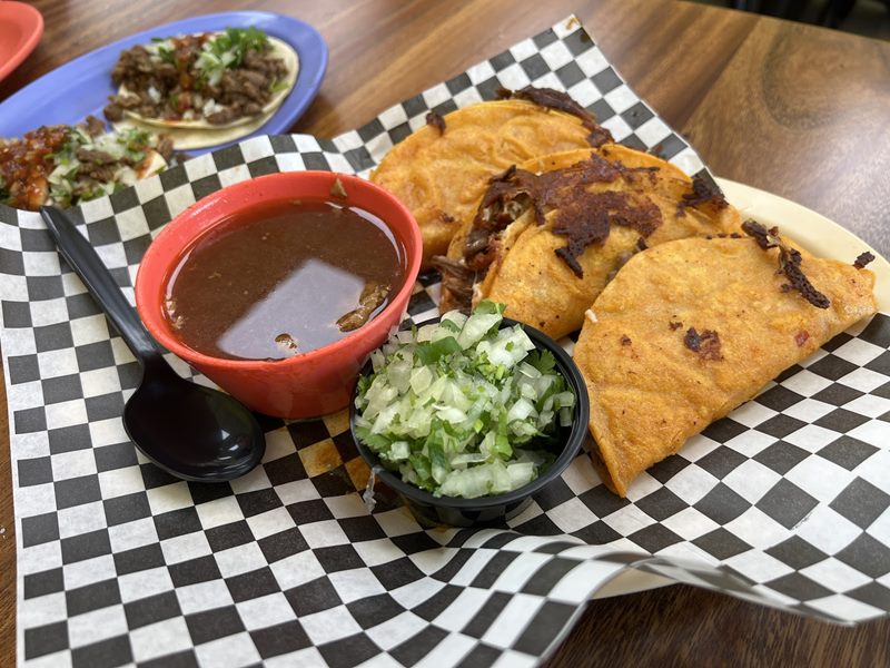 Tacos Reyes food